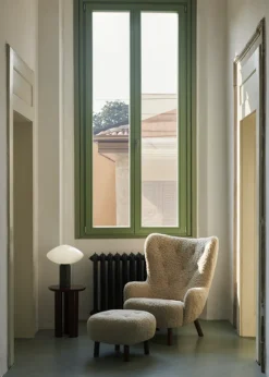 Petra VB3 lænestol inkl. Skammel,  Ecriture 0640 fra &Tradition