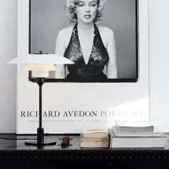 PH 3½-2½ Bordlampe, gul af Poul Henningsen