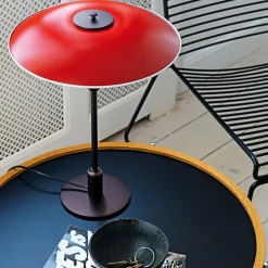 PH 3½-2½ Bordlampe, rød af Poul Henningsen