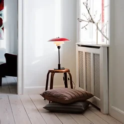 PH 3½-2½ Bordlampe, rød af Poul Henningsen