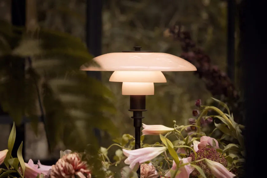 PH 3/2 Pale Rose Bordlampe fra Louis Poulsen