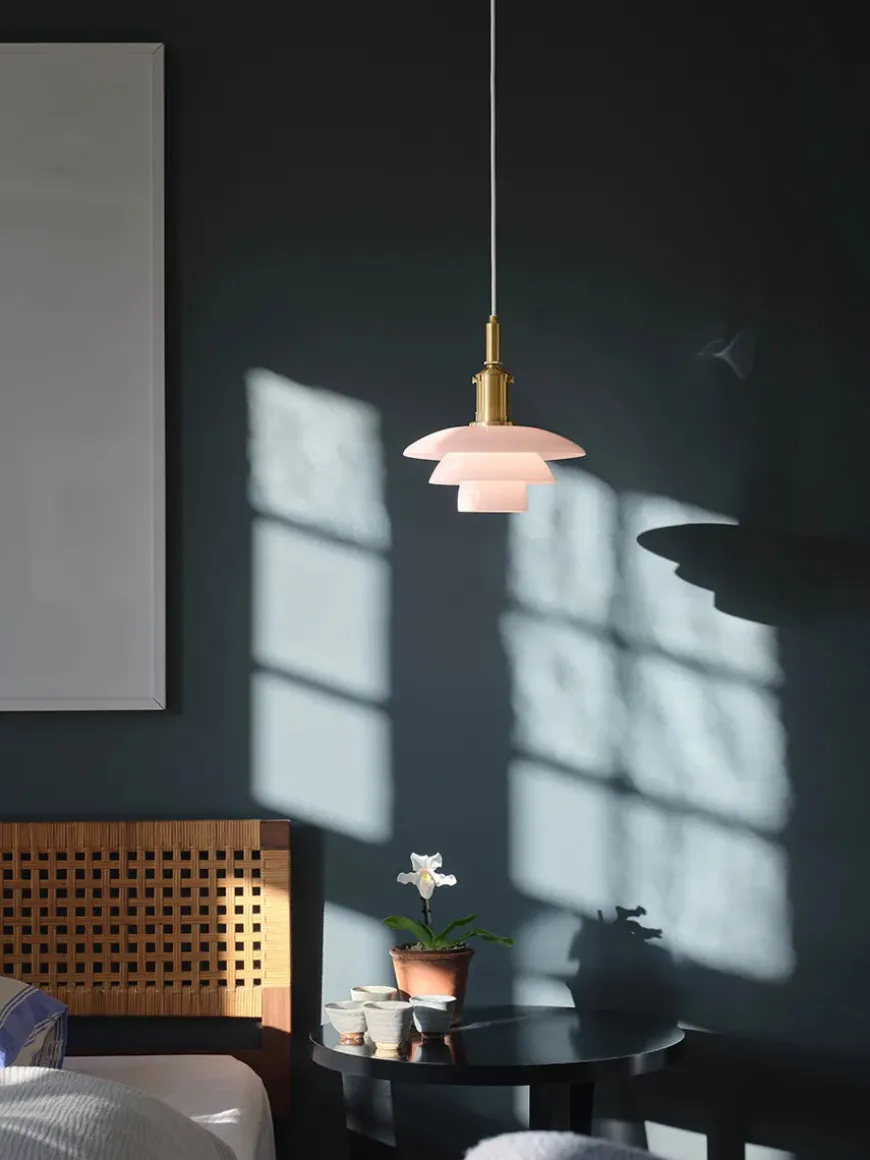 PH 3/3 pendel, messing/opalt glas, limited edition 2022 af Poul Henningsen