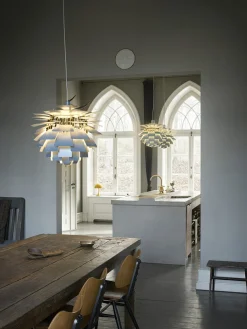 PH Artichoke Soft White/Brass fra Louis Poulsen