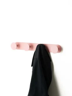 Pipeline Coat Rack fra raawii