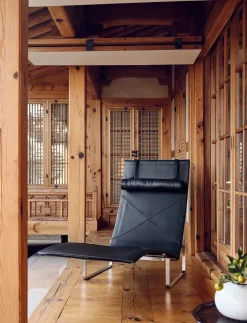 PK24 Loungestol af Poul Kjærholm