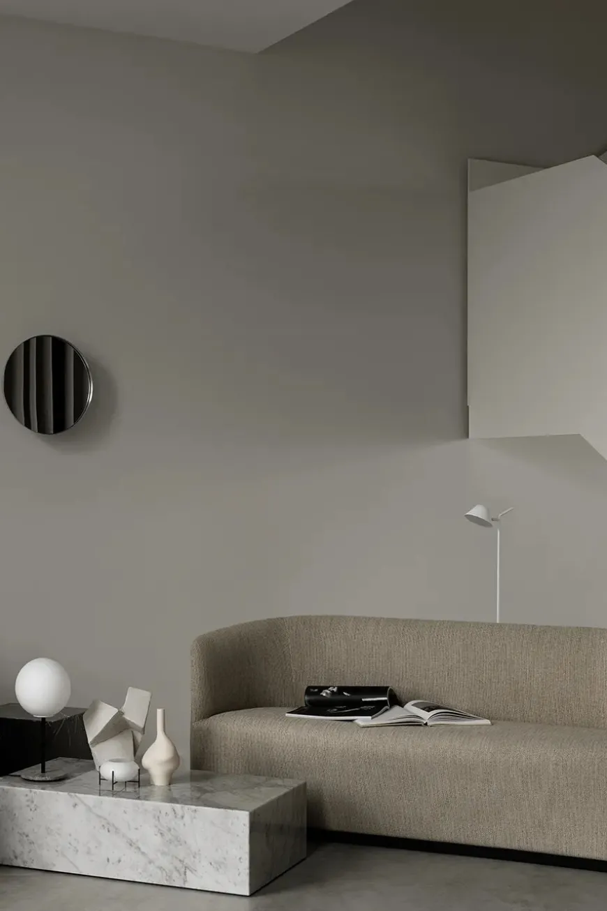 Plinth Low, grey galaxy marble fra Audo Copenhagen