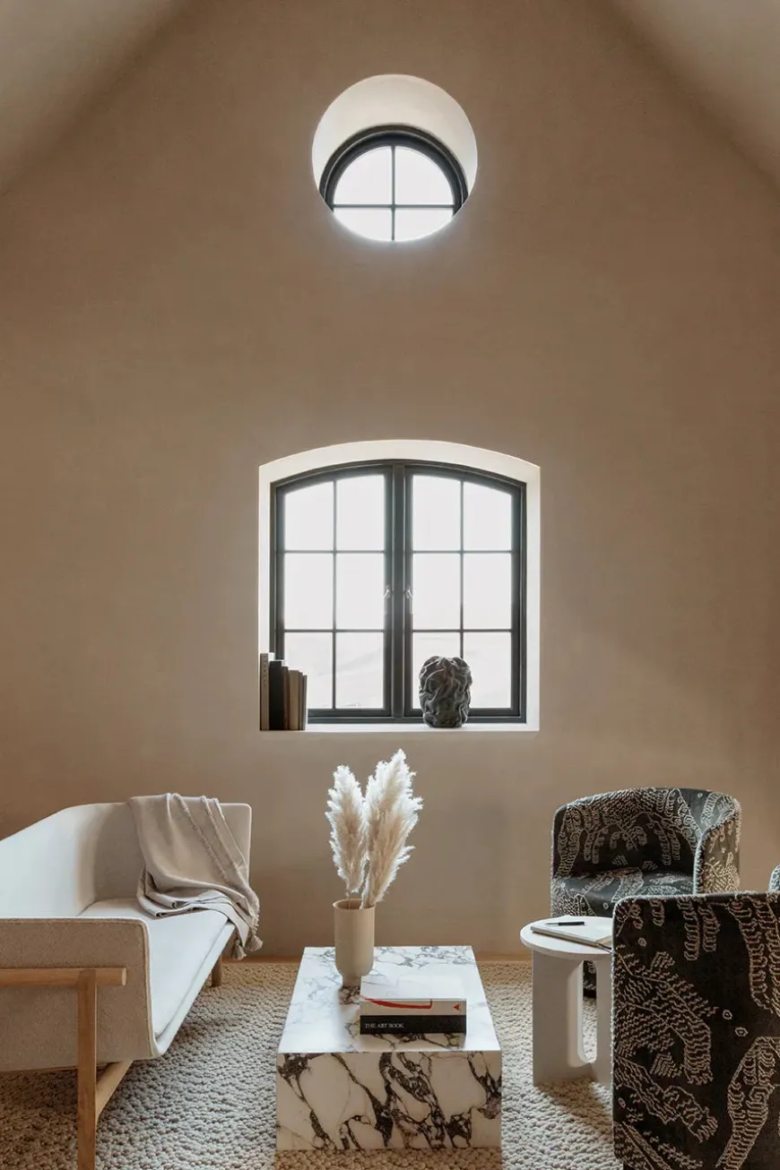 Plinth Low, grey galaxy marble fra Audo Copenhagen