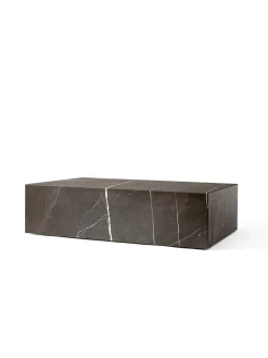 Plinth Low White Carrara marmor fra Audo Copenhagen