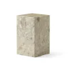 Plinth Tall Sand Kunis Breccia marmor fra Audo Copenhagen