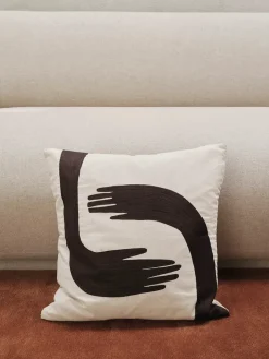 Pose Cushion fra Ferm Living