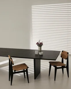 Private Dining Table, 260x100 cm fra GUBI