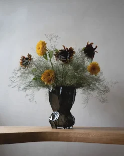 Reflection Vase, new smoke fra Hein Studio