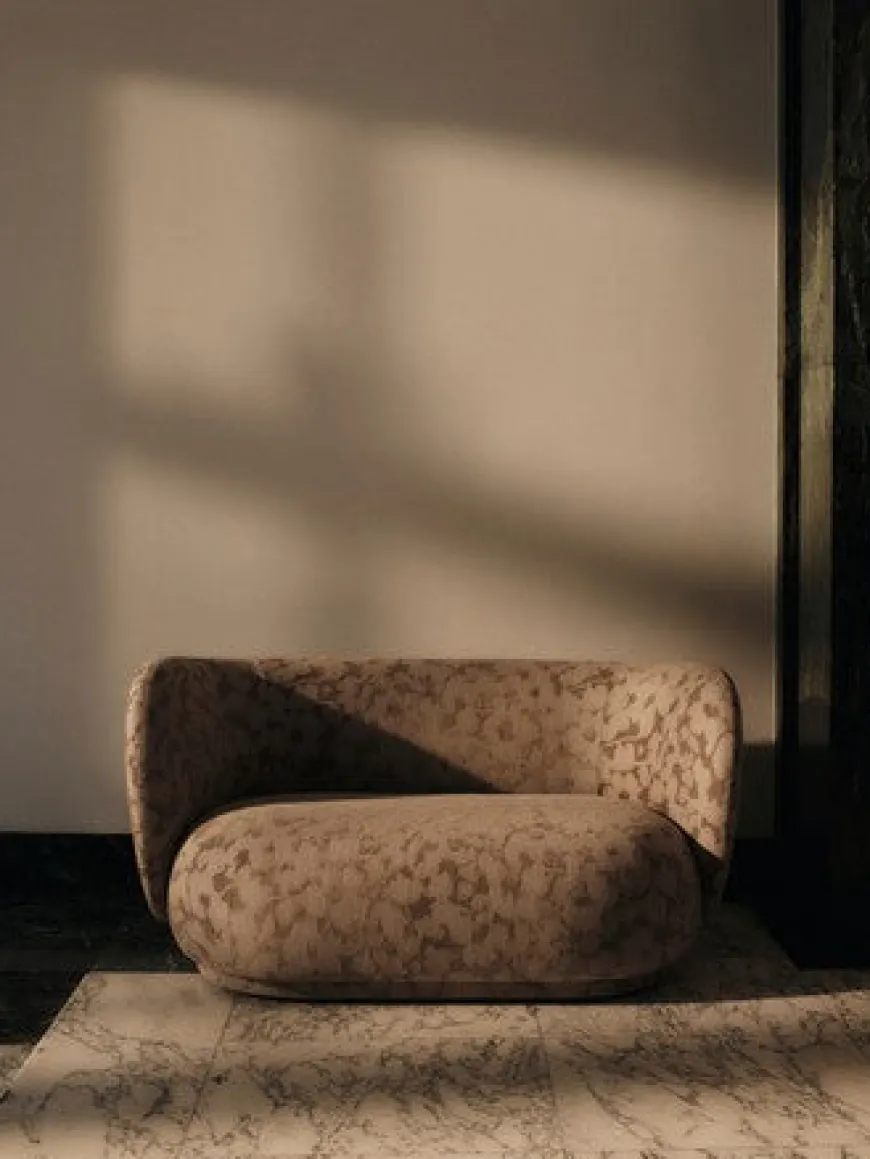 Rico Sofa 2-seater Cilla Taupe fra Ferm Living