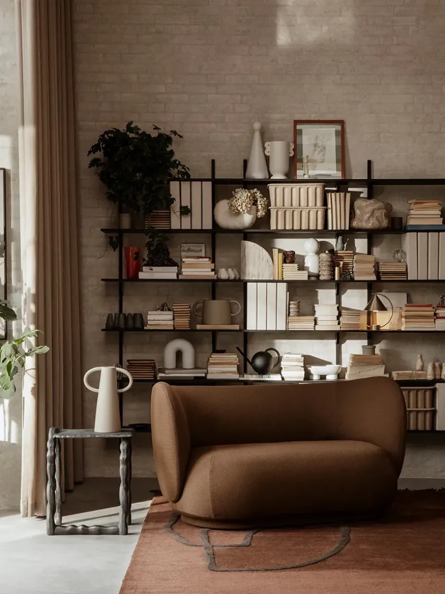 Rico Sofa 2-seater Cilla Taupe fra Ferm Living