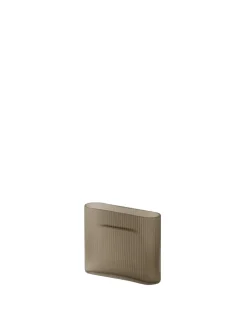 Ridge Vase, taupe frosted glass fra Muuto