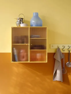 Ripple II Vitrineskab, inkl. ben fra Montana