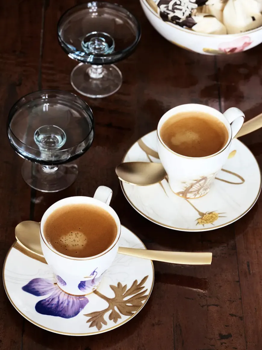 Royal Copenhagen Flora højhankskop med underkop, Iris