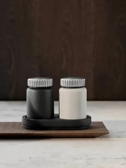Salt og peber sæt, sort og grå fra Vipp