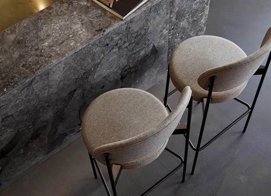 Serie 430 barstol, sort af Verner Panton