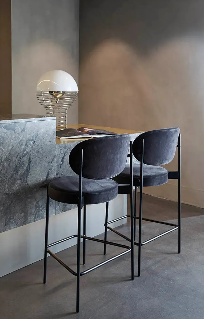 Serie 430 barstol, sort af Verner Panton