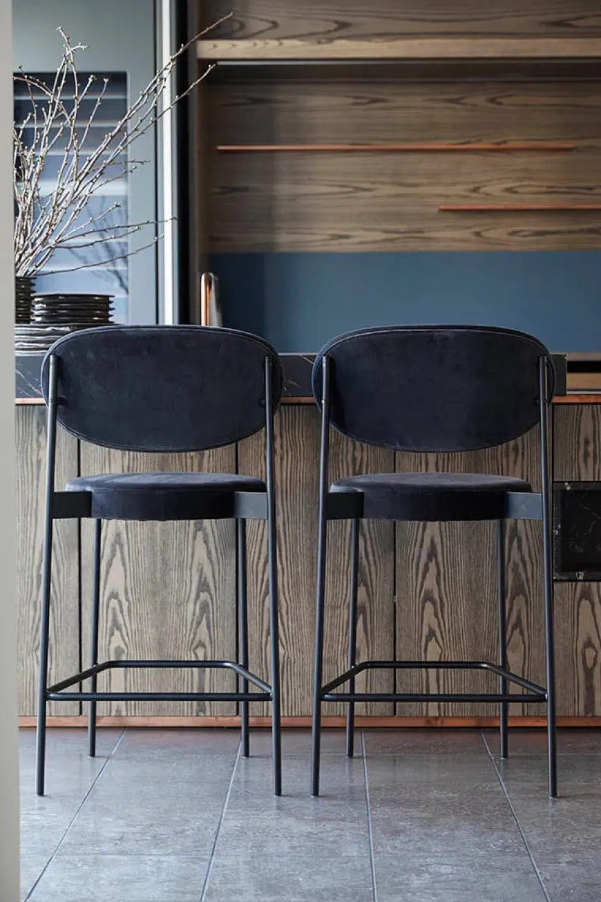 Serie 430 barstol, sort af Verner Panton