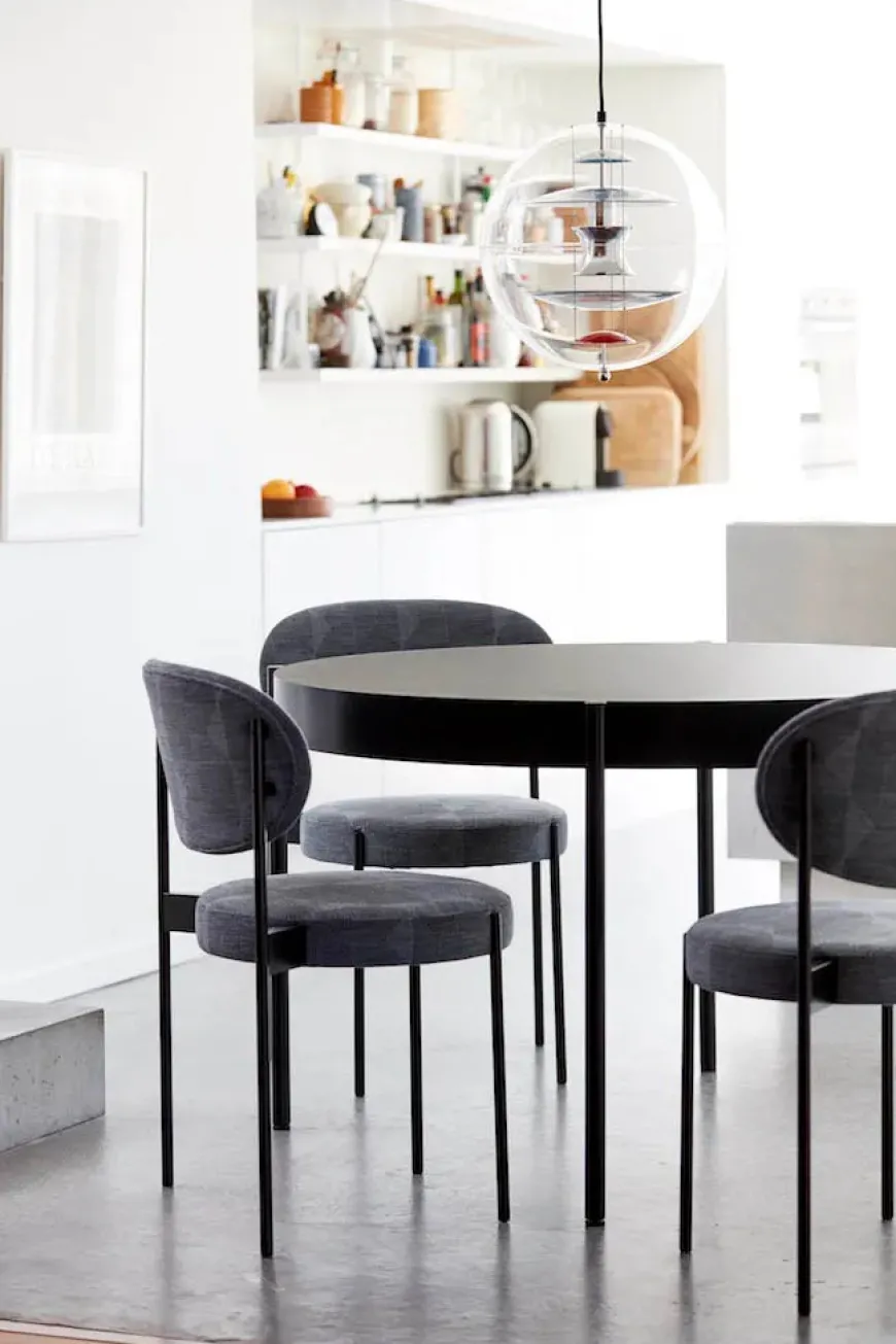 Serie 430 bord, sort af Verner Panton