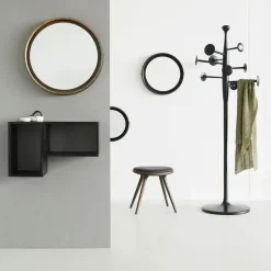 Skammel i mørkbejdset eg fra Mater