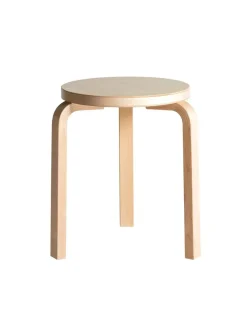Stool 60, lakeret birk fra Artek
