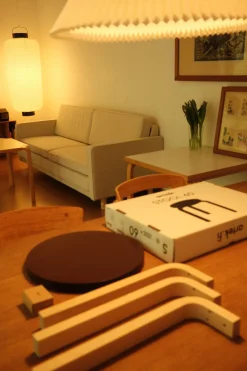 Stool 60, white laminate fra Artek