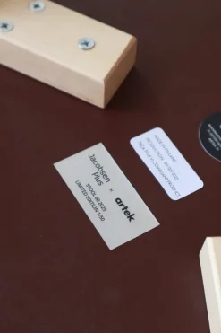 Stool 60, white laminate fra Artek