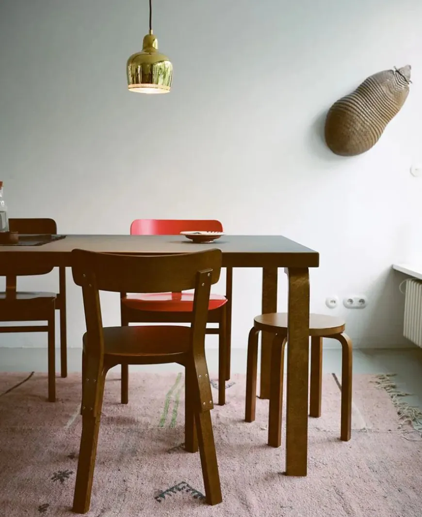 Stool E60, sortlakeret fra Artek