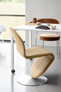 System 1-2-3 spisestol af Verner Panton