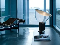 Taccia Bordlampe fra Flos