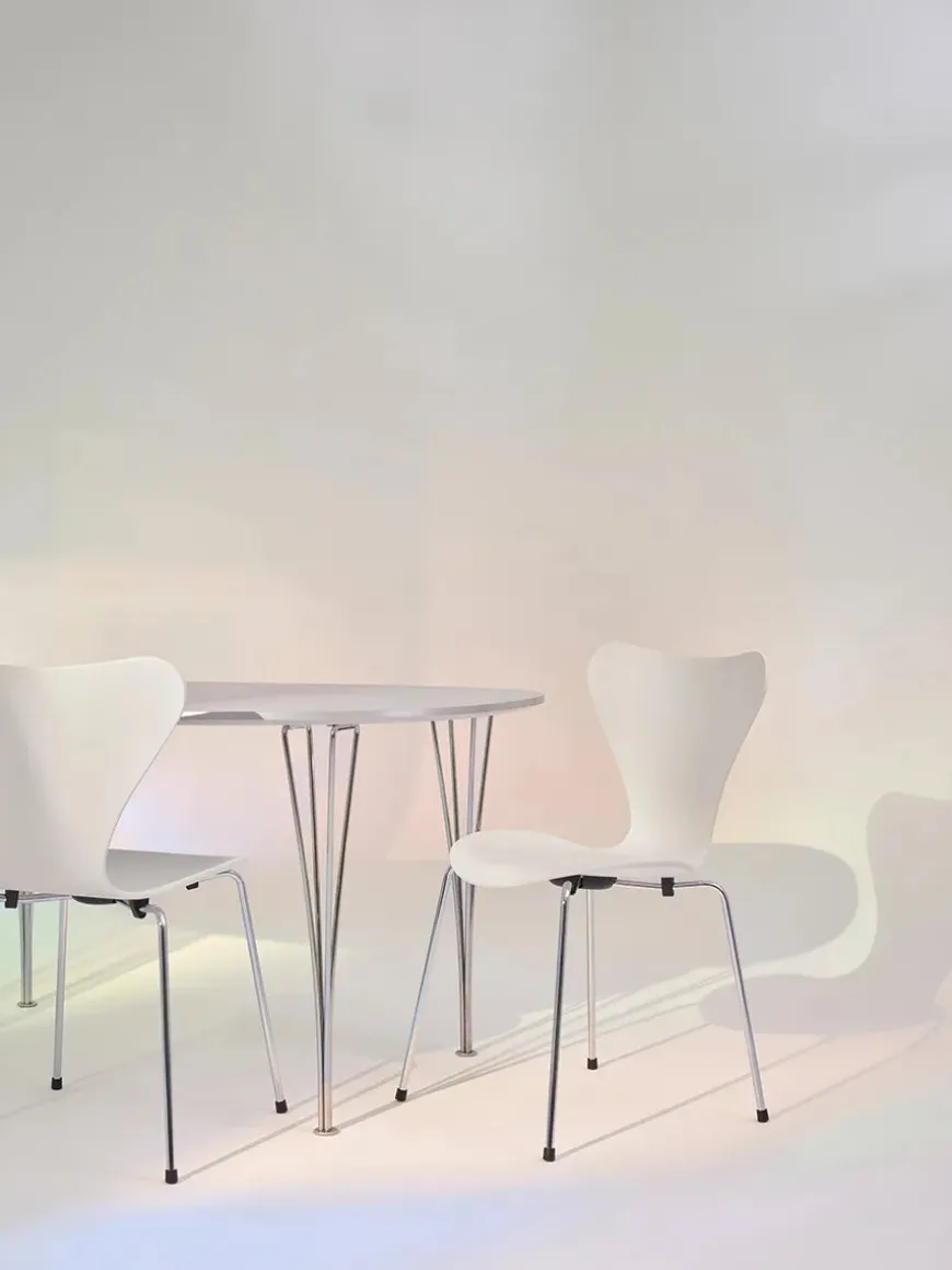 70th Anniversary Edition 3107 Spisebordsstol, 7:14 AM Violet af Arne Jacobsen