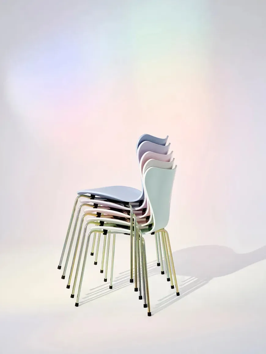 70th Anniversary Edition 3107 Spisebordsstol, 7:14 AM Violet af Arne Jacobsen