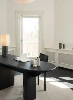 The Eight Over Eight Lamp Small, white marble fra Louise Roe