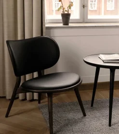 The Lounge Chair, sort bøg med sort læder fra Mater