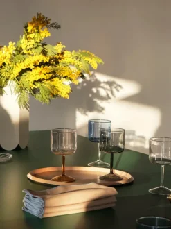 Tint Wine Glass fra Hay