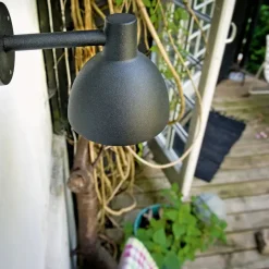 Toldbod 155 væglampe fra Louis Poulsen