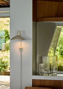 Tripod HM12 Væglampe af Hvidt & Mølgaard