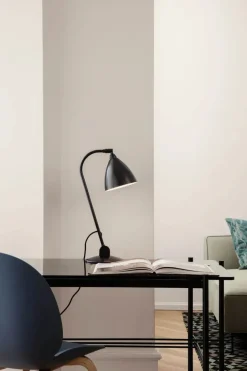 TS Desk 120x60 fra GUBI