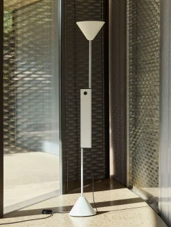 Twist Floor Lamp fra Hay