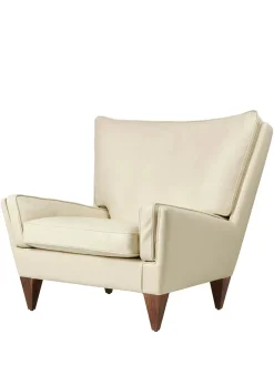 V11 Lounge Chair, smooth leather cream fra GUBI