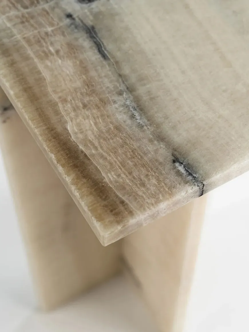 Venus Sidebord, onyx fra Wabi Sabi Nordic