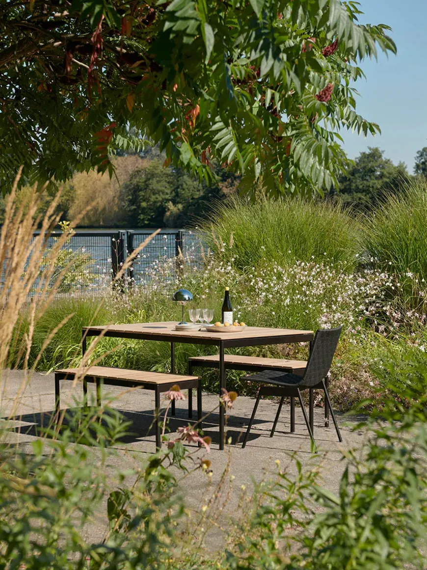 Ville AV27 Havebænk, 110x40 fra &Tradition