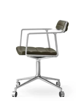 VIPP452 Swivel Chair m/hjul, dark sand fra Vipp