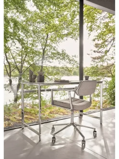 VIPP453 Swivel+ Chair, sort læder fra Vipp