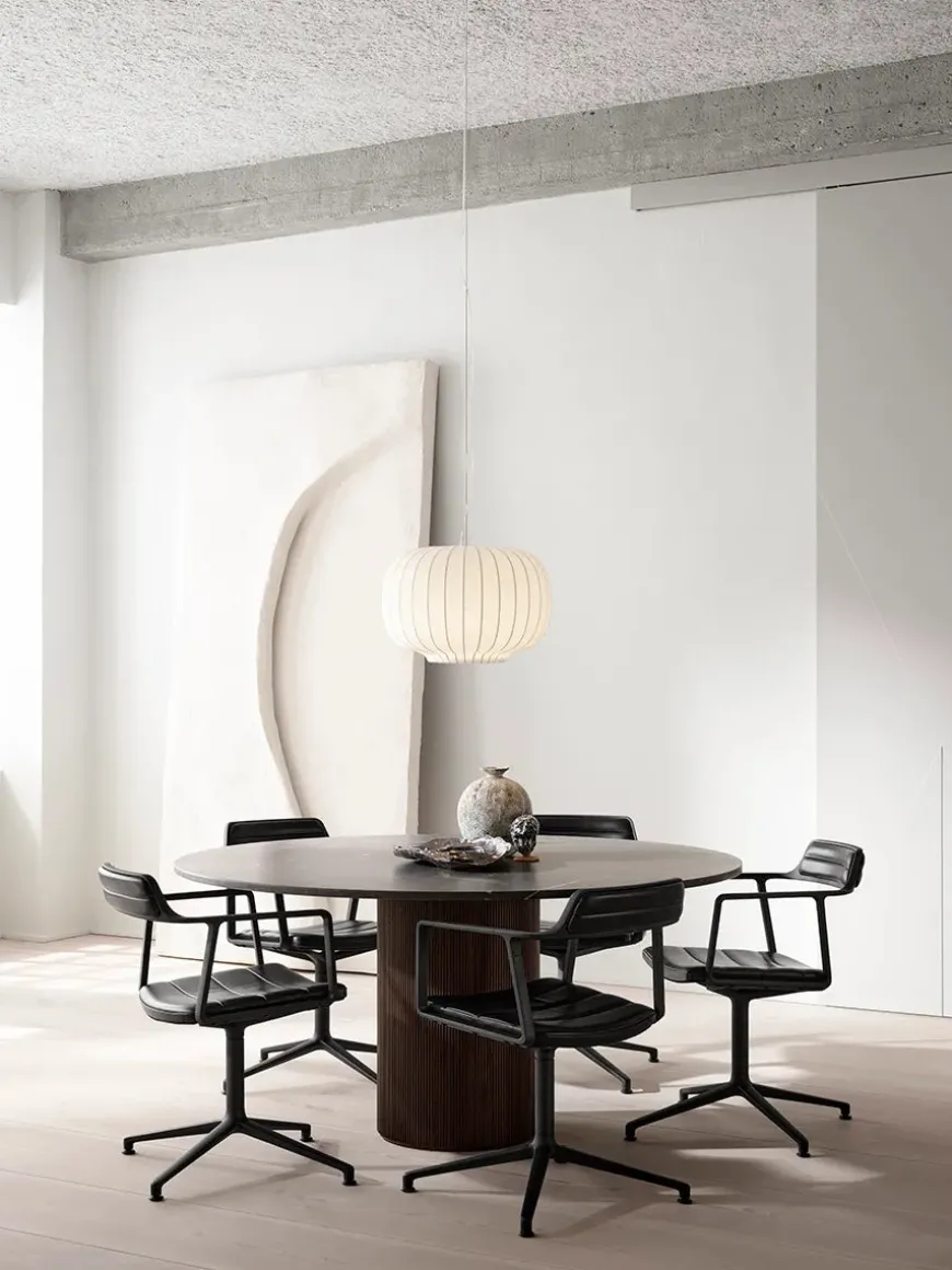 VIPP452 Swivel Chair, sort læder fra Vipp