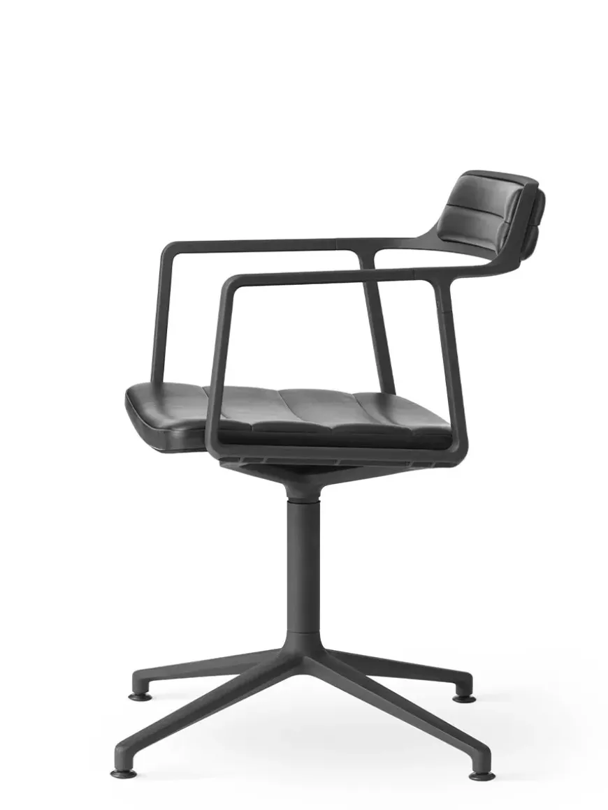 VIPP452 Swivel Chair, sort læder fra Vipp