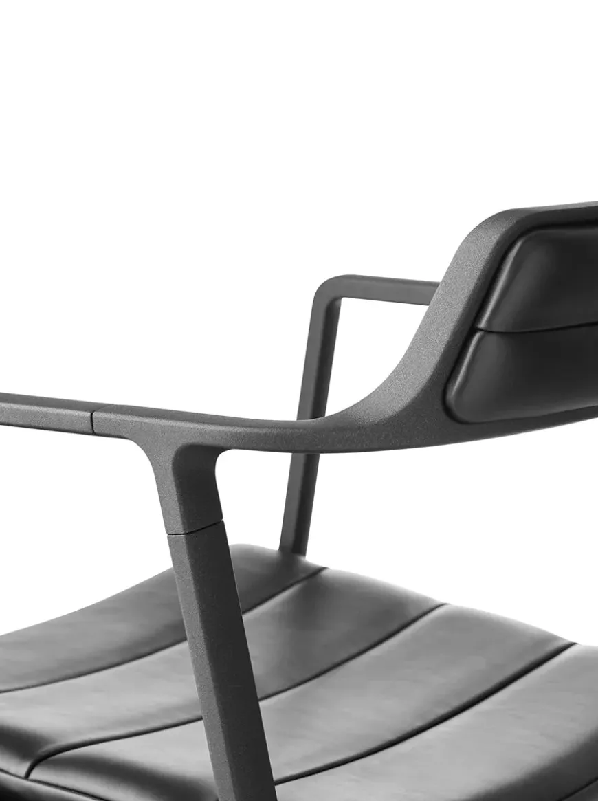 VIPP452 Swivel Chair, sort læder fra Vipp